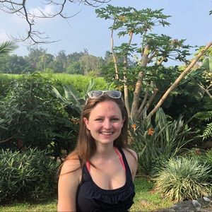 Meet your Posher, Lauren